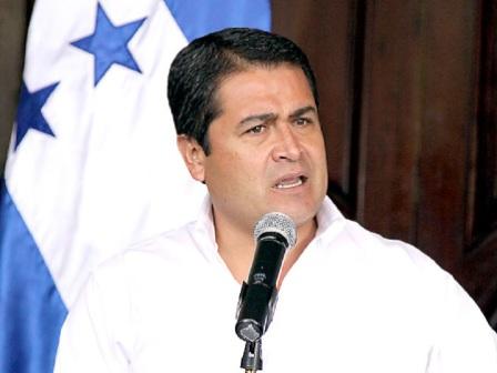 Promete presidente hondureño mayor calidad educativa