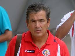 Controversia por renuncia de director de fútbol en Costa Rica
