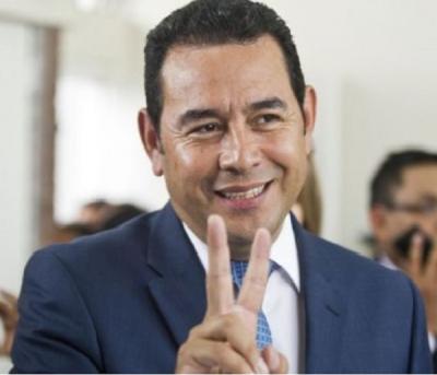 Presidente de Guatemala ejerce derecho al veto en favor de ministros