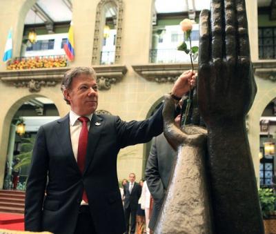 Juan Manuel Santos parte de Guatemala como Embajador de la Paz