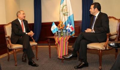 Presidente de Guatemala asiste a investidura de dignatario dominicano